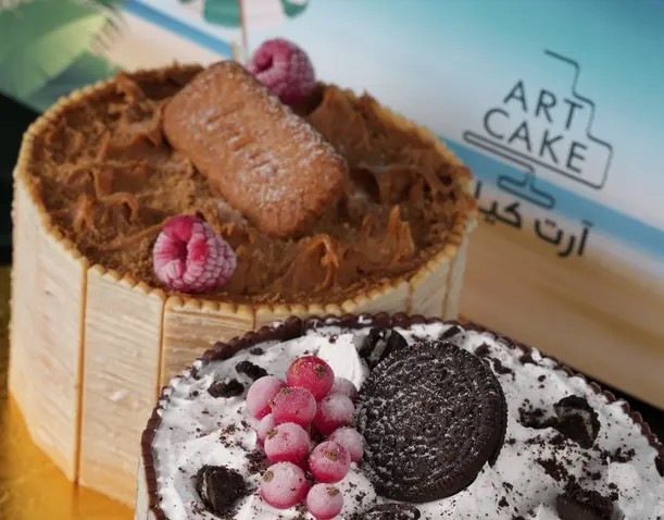 آيس كريم كيك في الكويت – تورتة آيس كريم فواكه وشوكولاتة بتصميم فاخر